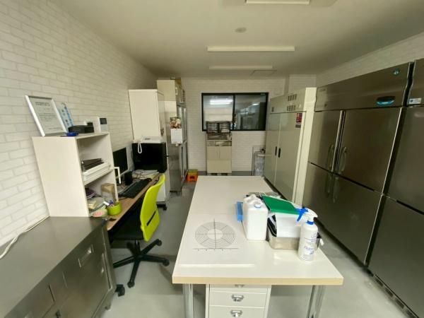 �y�����E���r���O�z�@