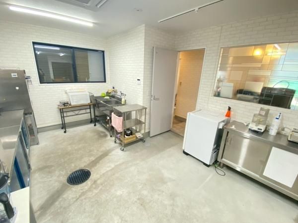 �y�G���g�����X�z�@