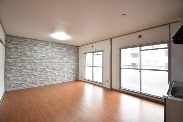 �y�����E���r���O�z�@