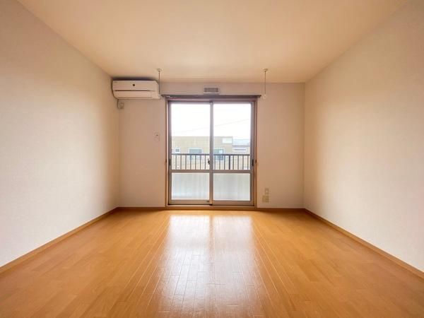 �y�����E���r���O�z�@