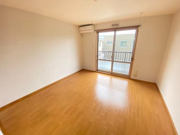 �y�����E���r���O�z�@