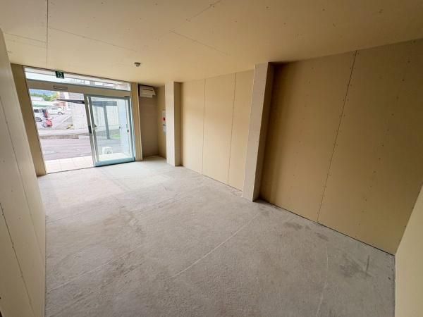 �y�����E���r���O�z�@