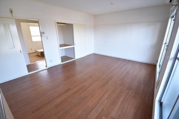 �y�����E���r���O�z�@���������ʎ���