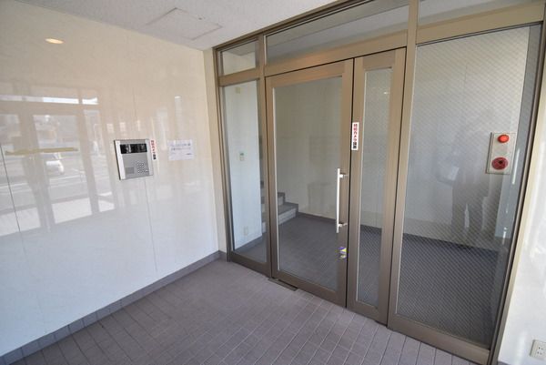 �y�Z�L�����e�B�z�@