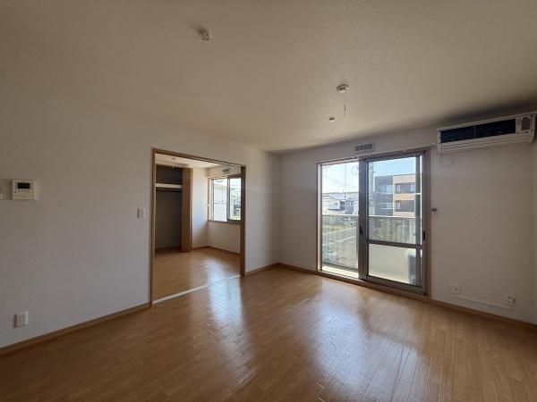 �y�����E���r���O�z�@