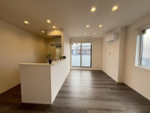 �y�����E���r���O�z�@