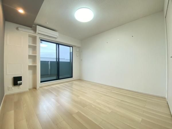 �y�����E���r���O�z�@