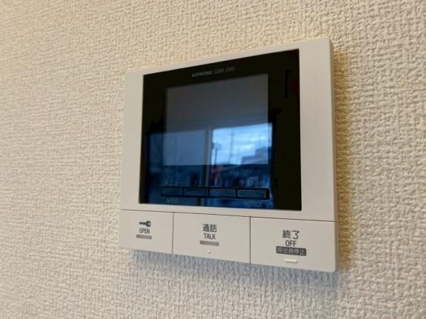 �y�Z�L�����e�B�z�@