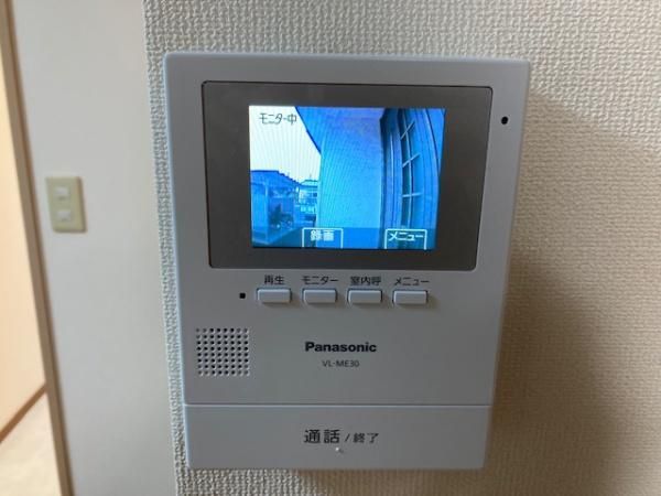 �y�Z�L�����e�B�z�@