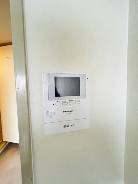 �y�Z�L�����e�B�z�@