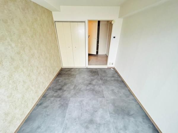 �y�����E���r���O�z�@