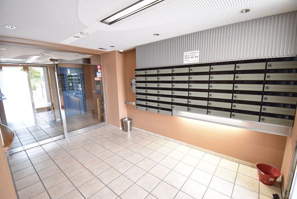 �y�Z�L�����e�B�z�@