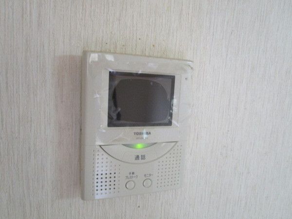 �y�Z�L�����e�B�z�@