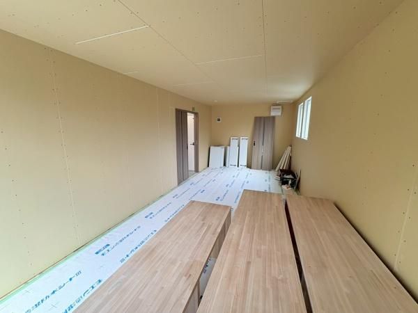 �y�����E���r���O�z�@