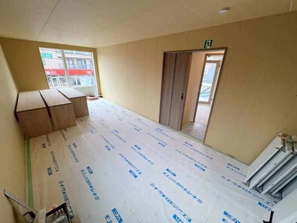 �y�����E���r���O�z�@