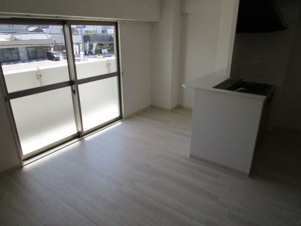 �y�����E���r���O�z�@���������ʎ���