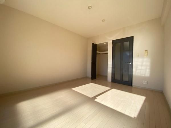 �y���̑��ݔ��z�@