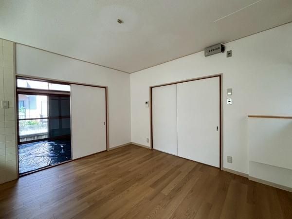 �y�����E���r���O�z�@