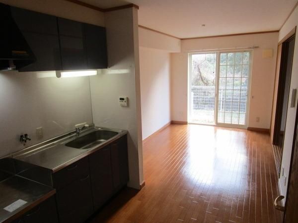 �y�����E���r���O�z�@���d�l�ʐ^