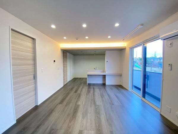 �y�����E���r���O�z�@