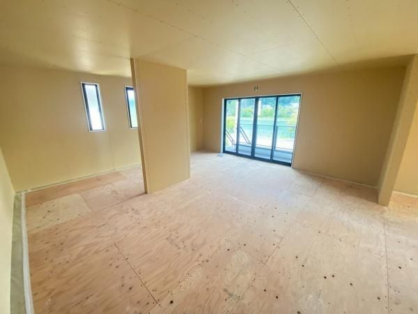 �y�����E���r���O�z�@