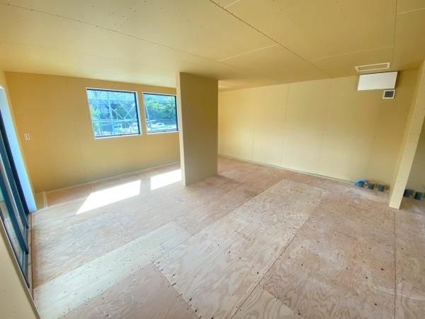 �y�����E���r���O�z�@