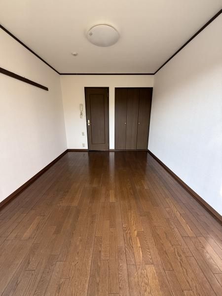 �y�����E���r���O�z�@