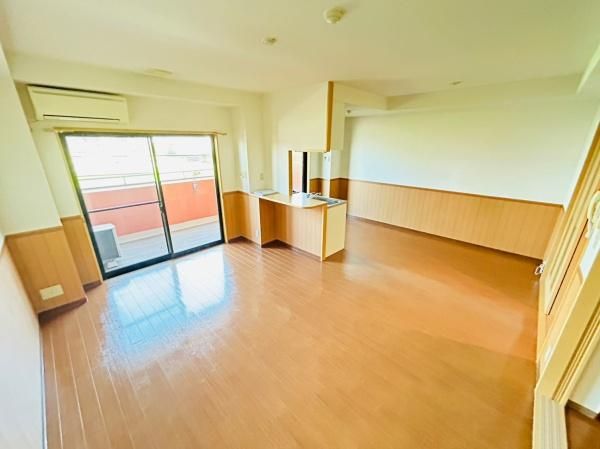 �y�����E���r���O�z�@