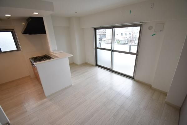 �y�����E���r���O�z�@���������ʎ���