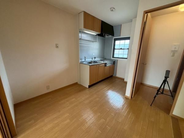 �y�����E���r���O�z�@