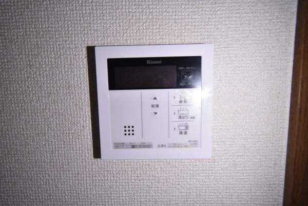 �y�Z�L�����e�B�z�@