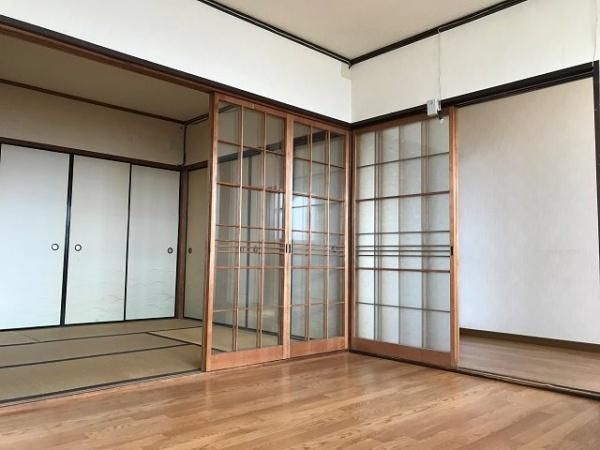 �y�����E���r���O�z�@