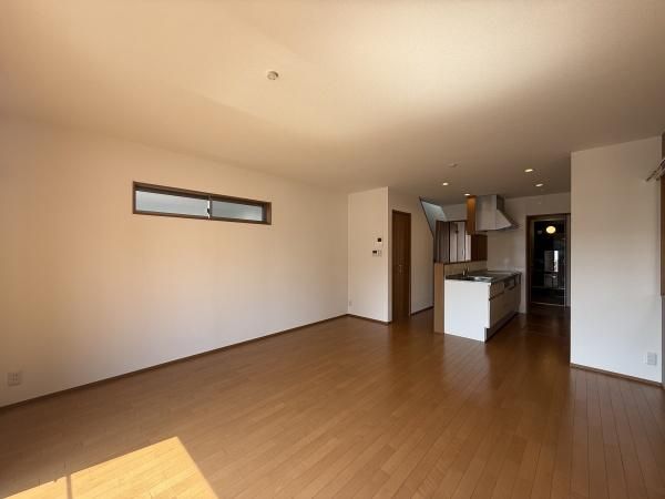 �y�����E���r���O�z�@