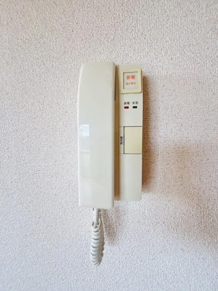 �y�Z�L�����e�B�z�@