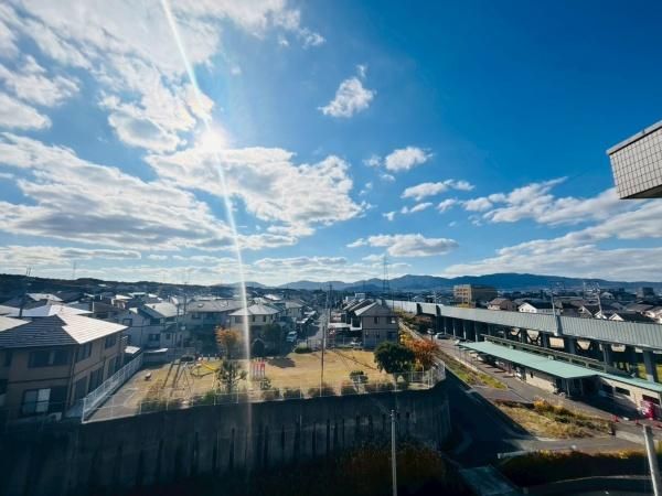 �y���]�z�@