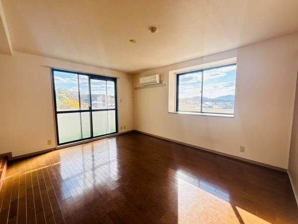 �y�����E���r���O�z�@