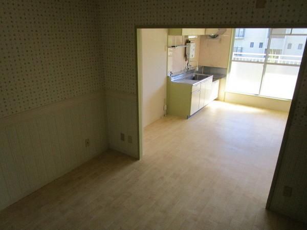 �y�����E���r���O�z�@�������ʎ�