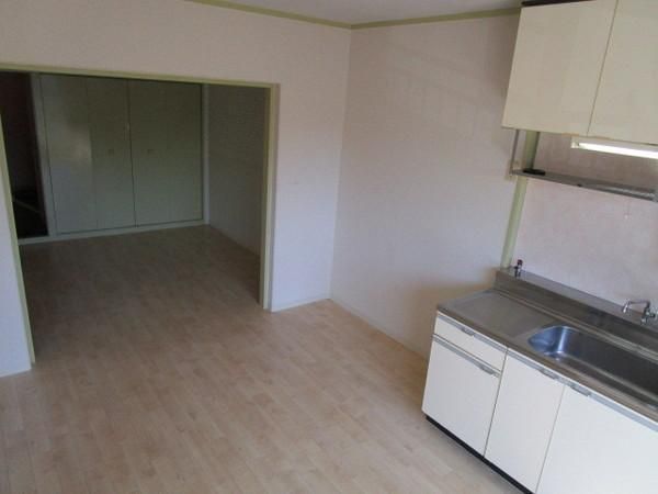 �y�����E���r���O�z�@�������ʎ�