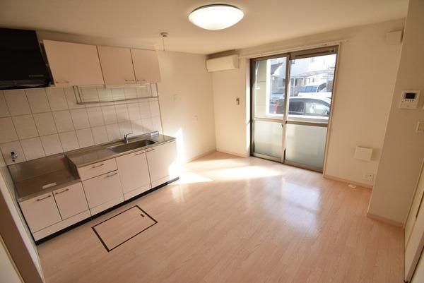 �y�����E���r���O�z�@�������ʎ�