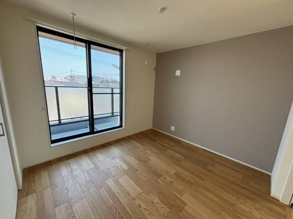 �y���]�z�@