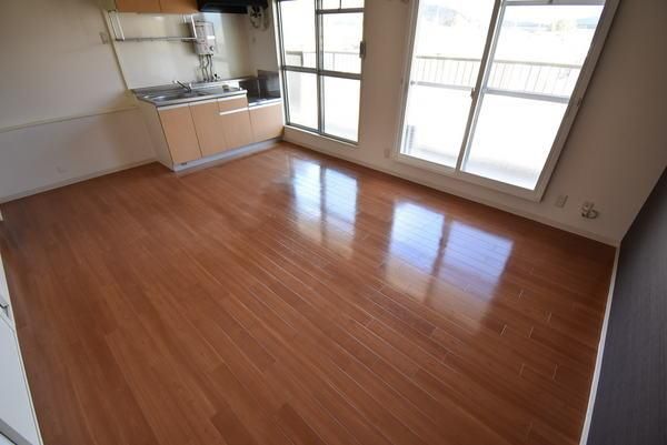 �y�����E���r���O�z�@���d�l�ʐ^