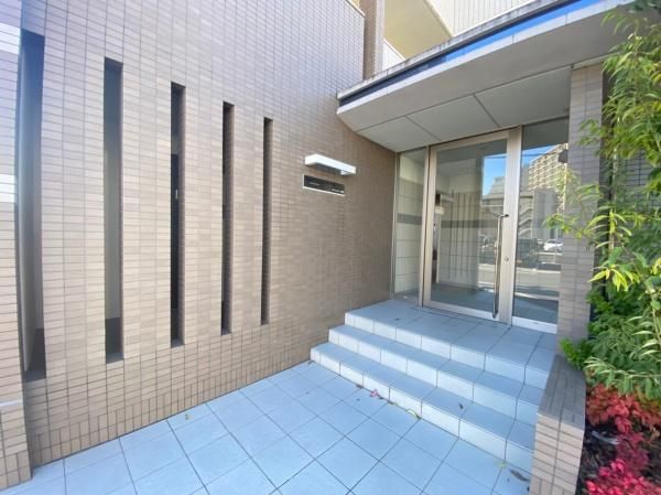 �y�Z�L�����e�B�z�@