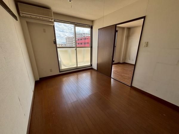 �y�����E���r���O�z�@