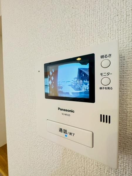 �y�Z�L�����e�B�z�@