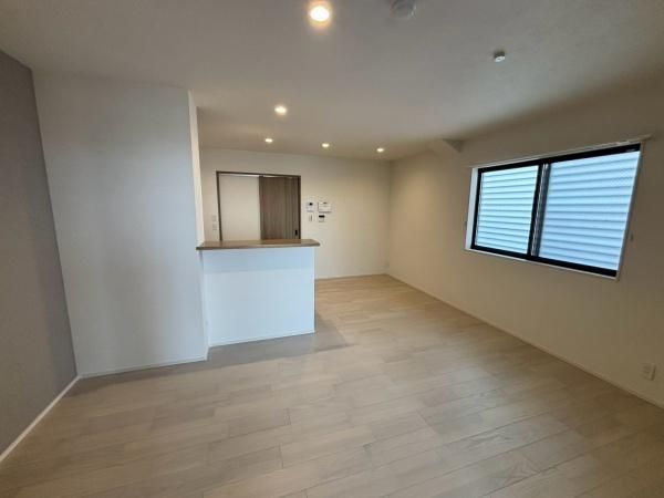 �y�����E���r���O�z�@