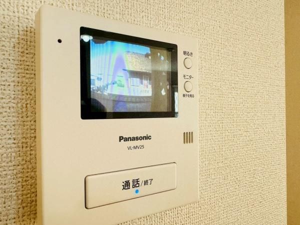 �y�Z�L�����e�B�z�@