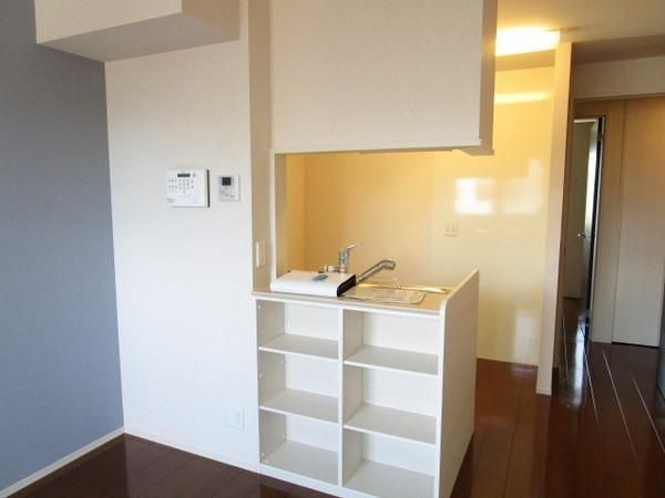 �y�����E���r���O�z�@�������ʎ�