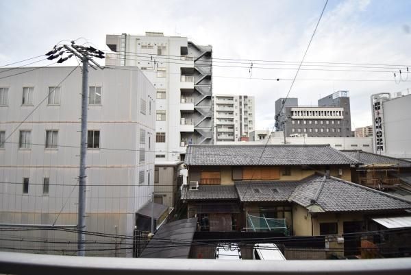 �y���]�z�@