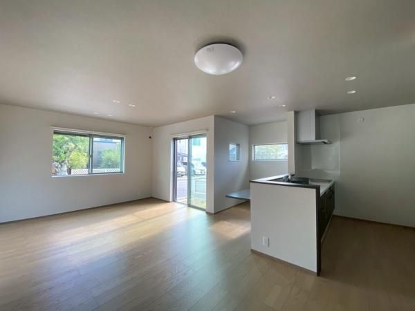 �y�����E���r���O�z�@