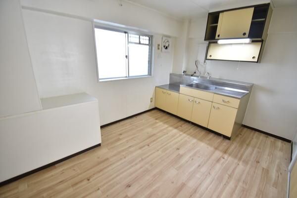 �y�����E���r���O�z�@�������ʎ�